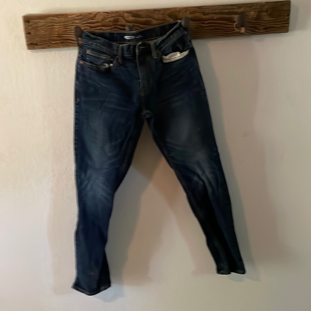 Old navy men’s 28x30 built in flex stretch jean in dark denim
